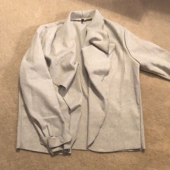 Woolen Jacket - Picture 3 of 8